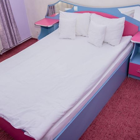 Hotel Yax Cîmpeni Δωμάτιο φωτογραφία