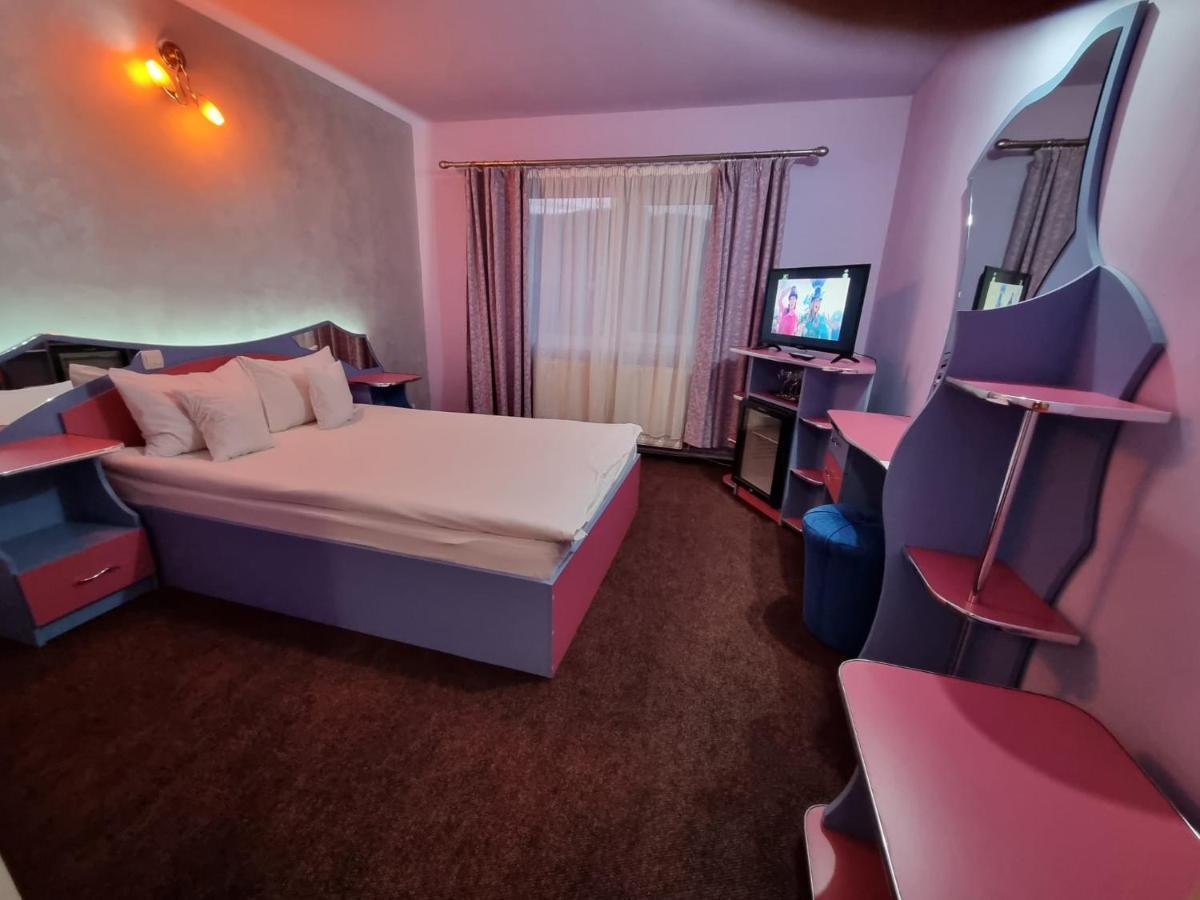Hotel Yax Cîmpeni Δωμάτιο φωτογραφία