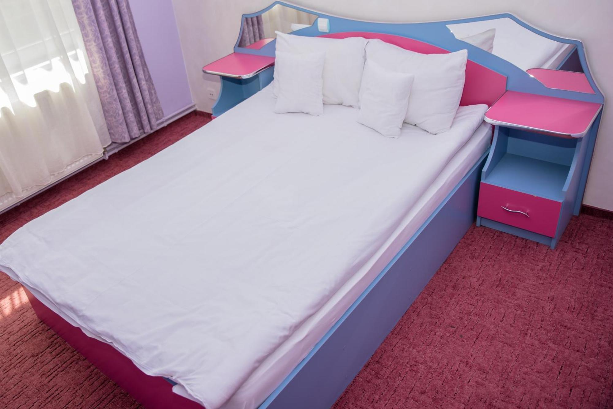 Hotel Yax Cîmpeni Δωμάτιο φωτογραφία