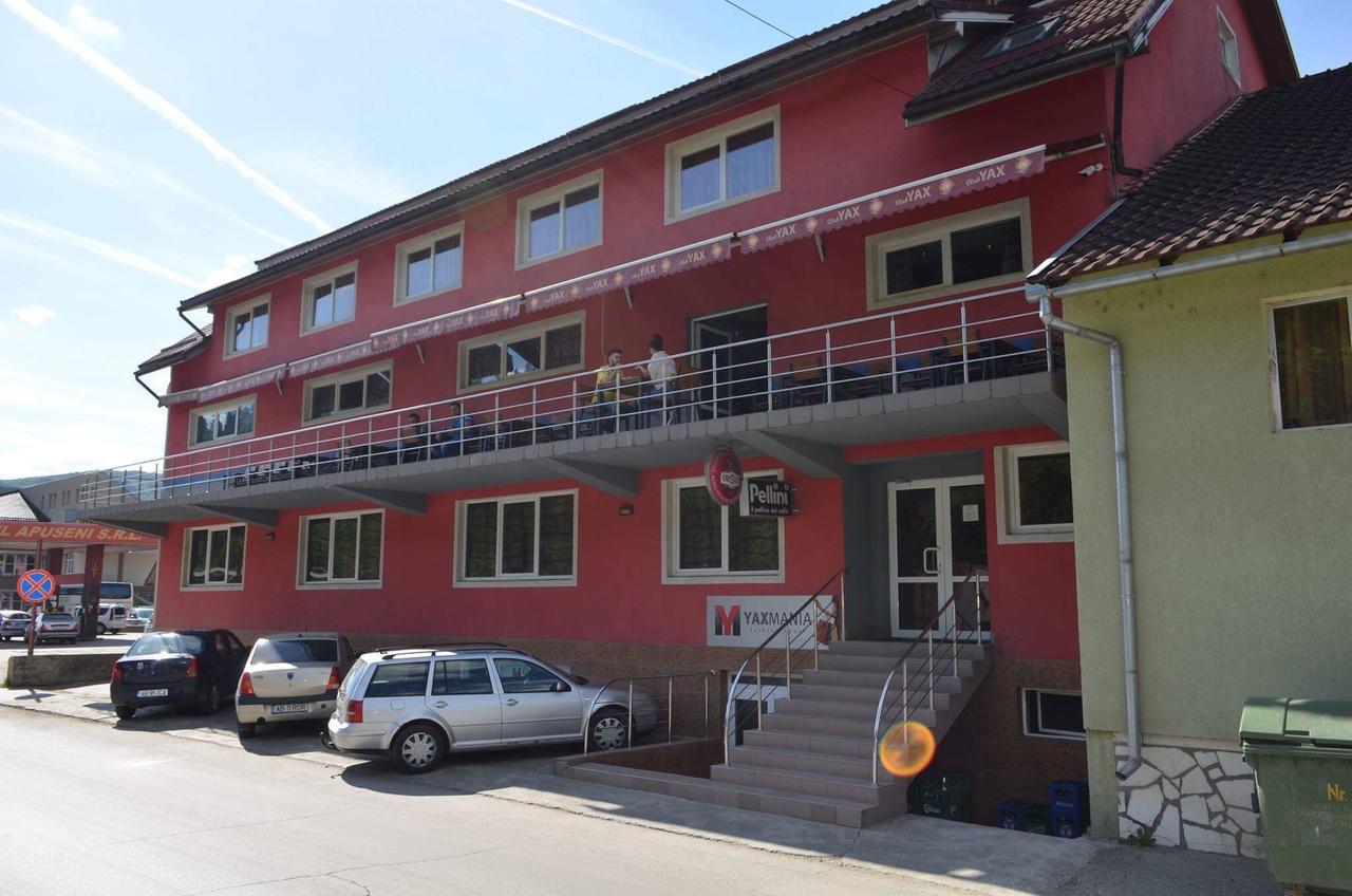 Hotel Yax Cîmpeni Εξωτερικό φωτογραφία