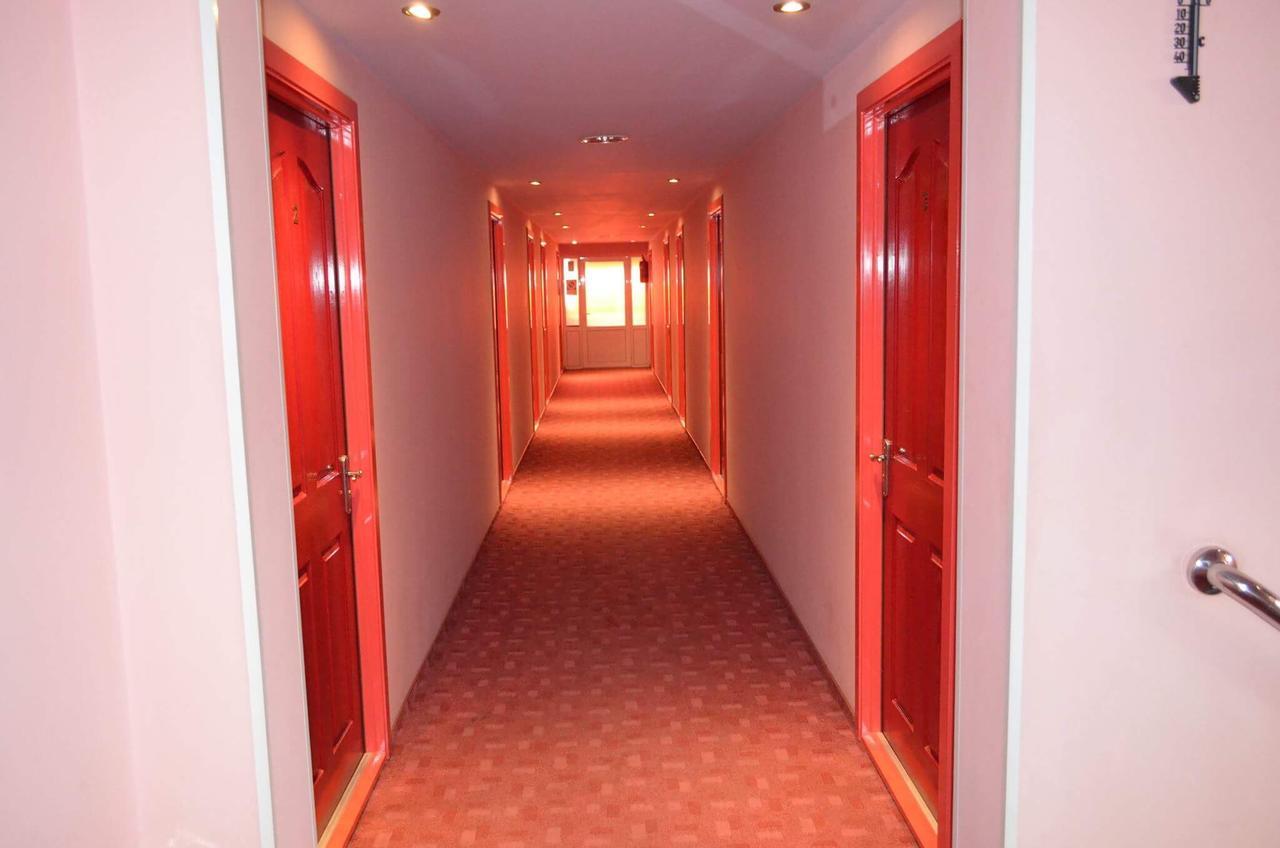 Hotel Yax Cîmpeni Εξωτερικό φωτογραφία